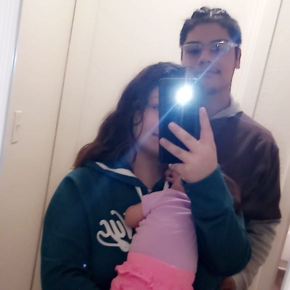 Meet your Posher, Jessica - Picture 1 of 1